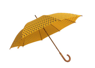 Tissu en bois de polyester d'axe de poignée de parapluie en bois de la pluie de femmes jaunes