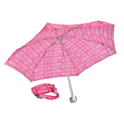 Les lettres roses modèlent le parapluie en aluminium se pliant triple
